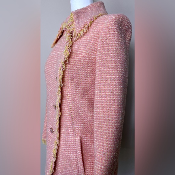 CHANEL Tweed Pick and Yellow Jacket - Picture 3 of 13